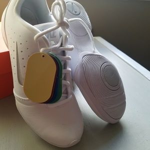 NIB Nike Cheer Shoe 7.5